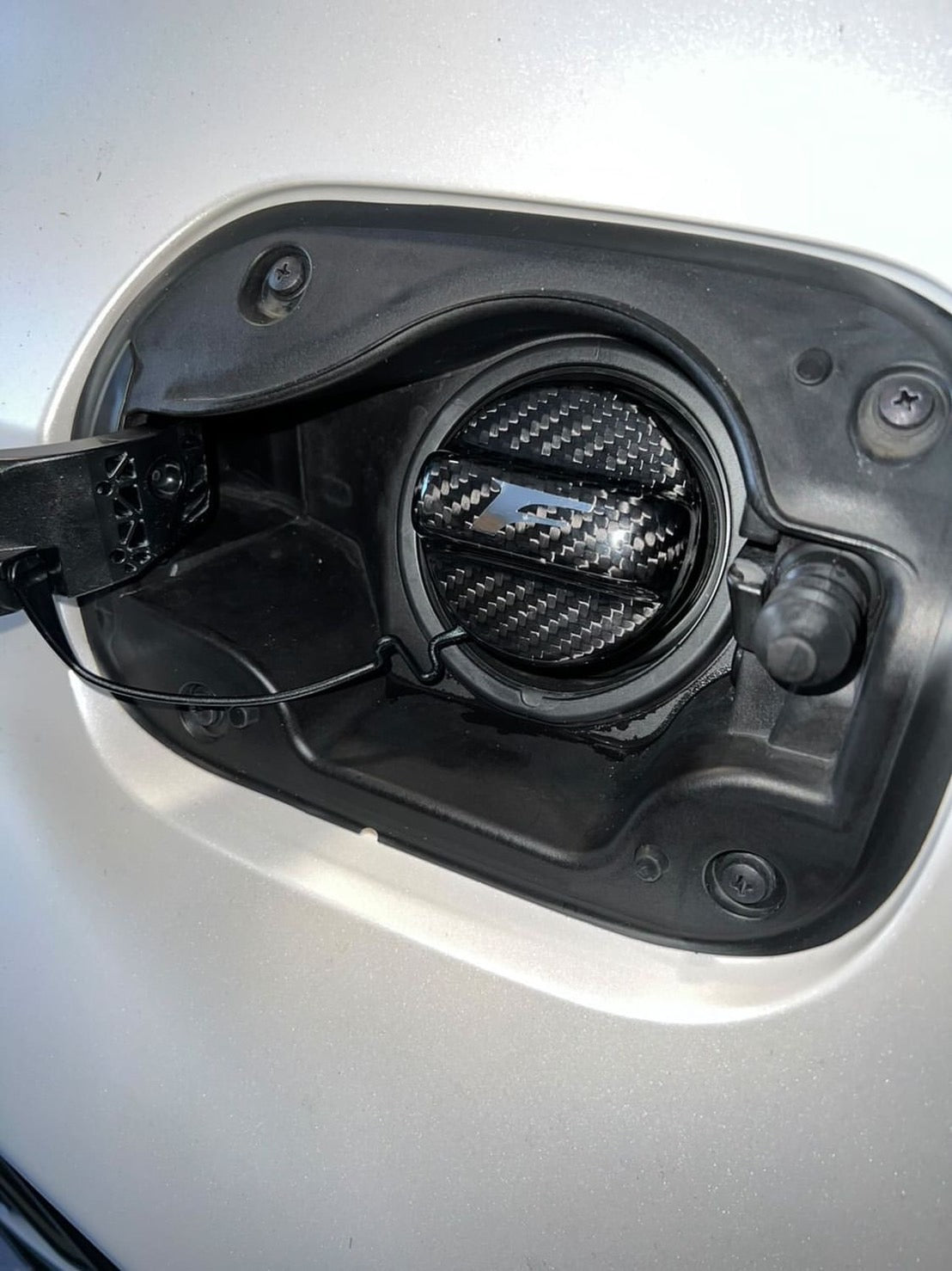 レクサス カーボン給油キャップカバー F ロゴステッカー