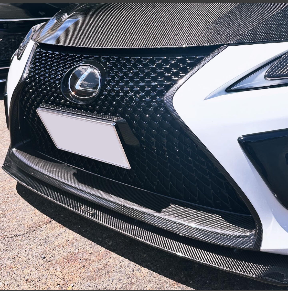 Lexus LC500 Dry Carbon Spindle Grill Panel