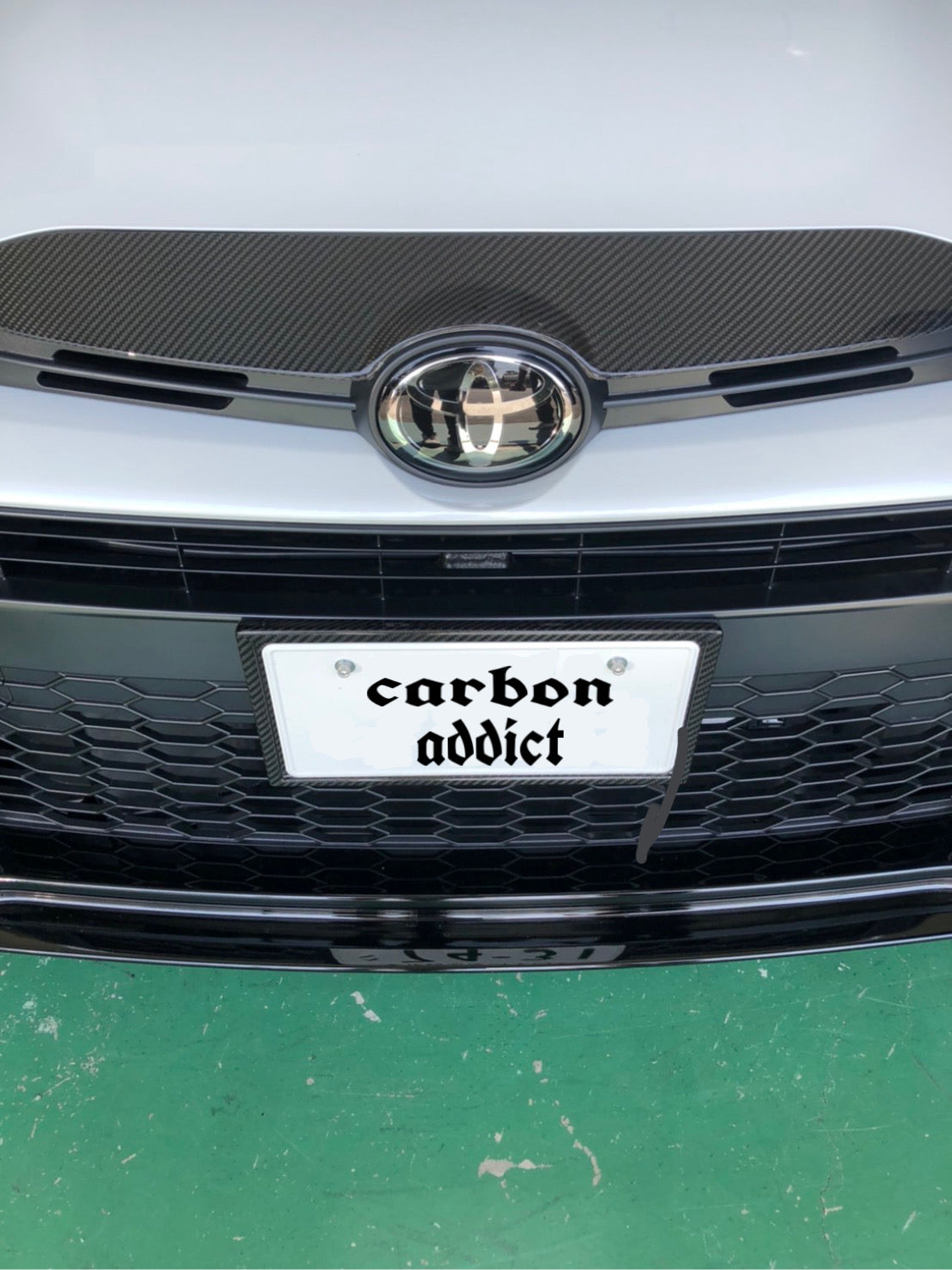 トヨタ GRヤリス 角度付きナンバーフレーム – Carbon Addict On Line Store