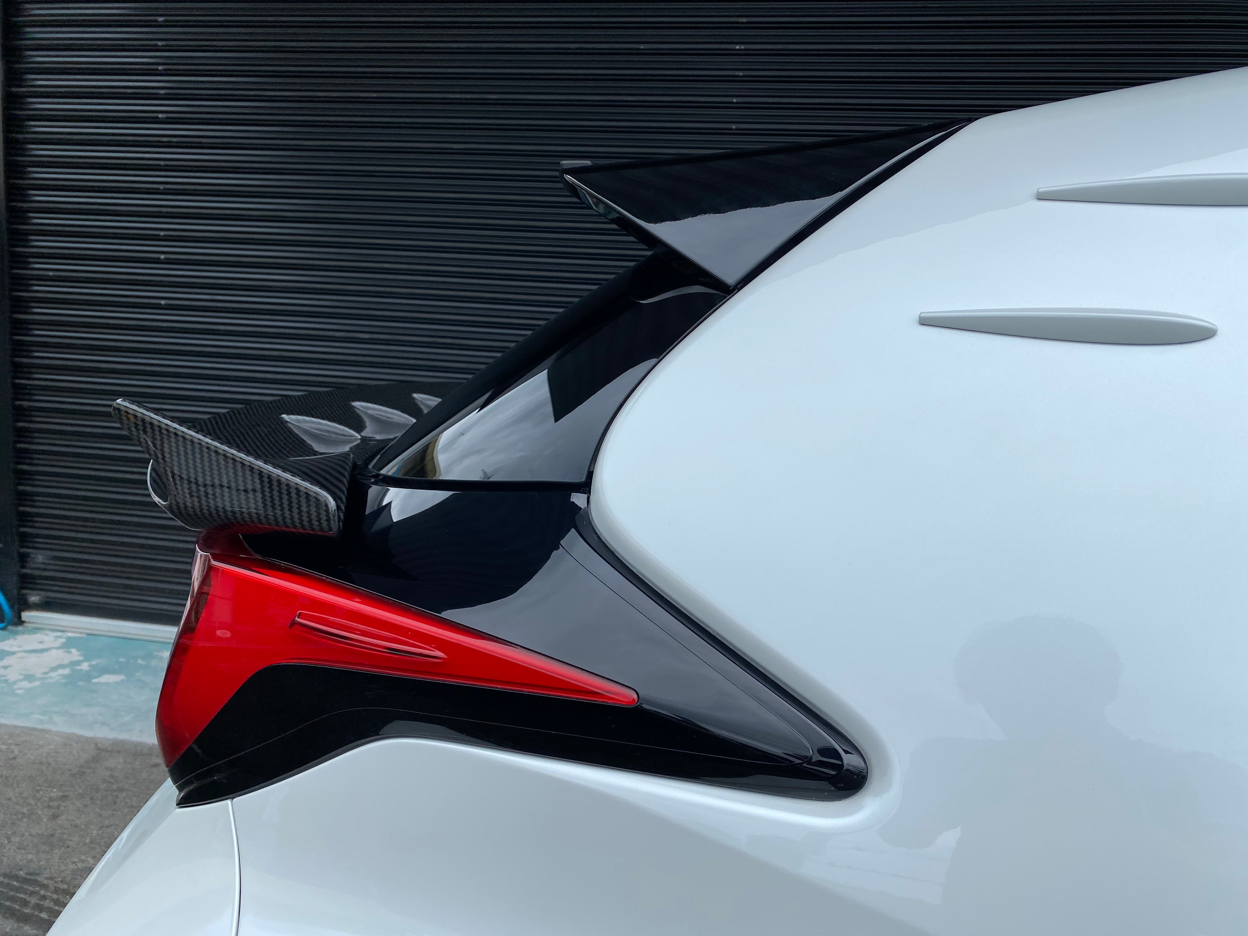 TOYOTA GR Yaris Dry Carbon TrunkSpoiler – Carbon Addict On Line Store